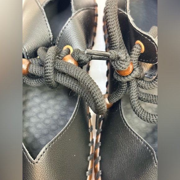 Black Leather Lace-Up Comfort Flats Whipstitch Sole Boho Casual Shoes - Picture 8 of 9